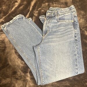 American Eagle Outfitters Women's Straight Leg Jeans in Light Blue
